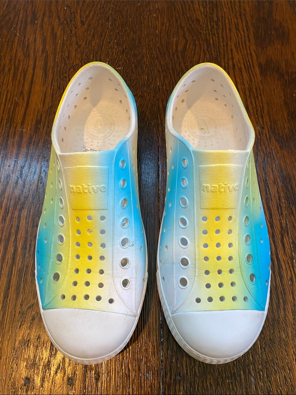 Native Kids Slip-On Sneakers in Yellow Blue Gradient